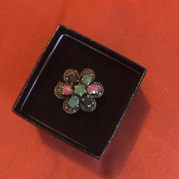 Ring - Picture 1 of 2